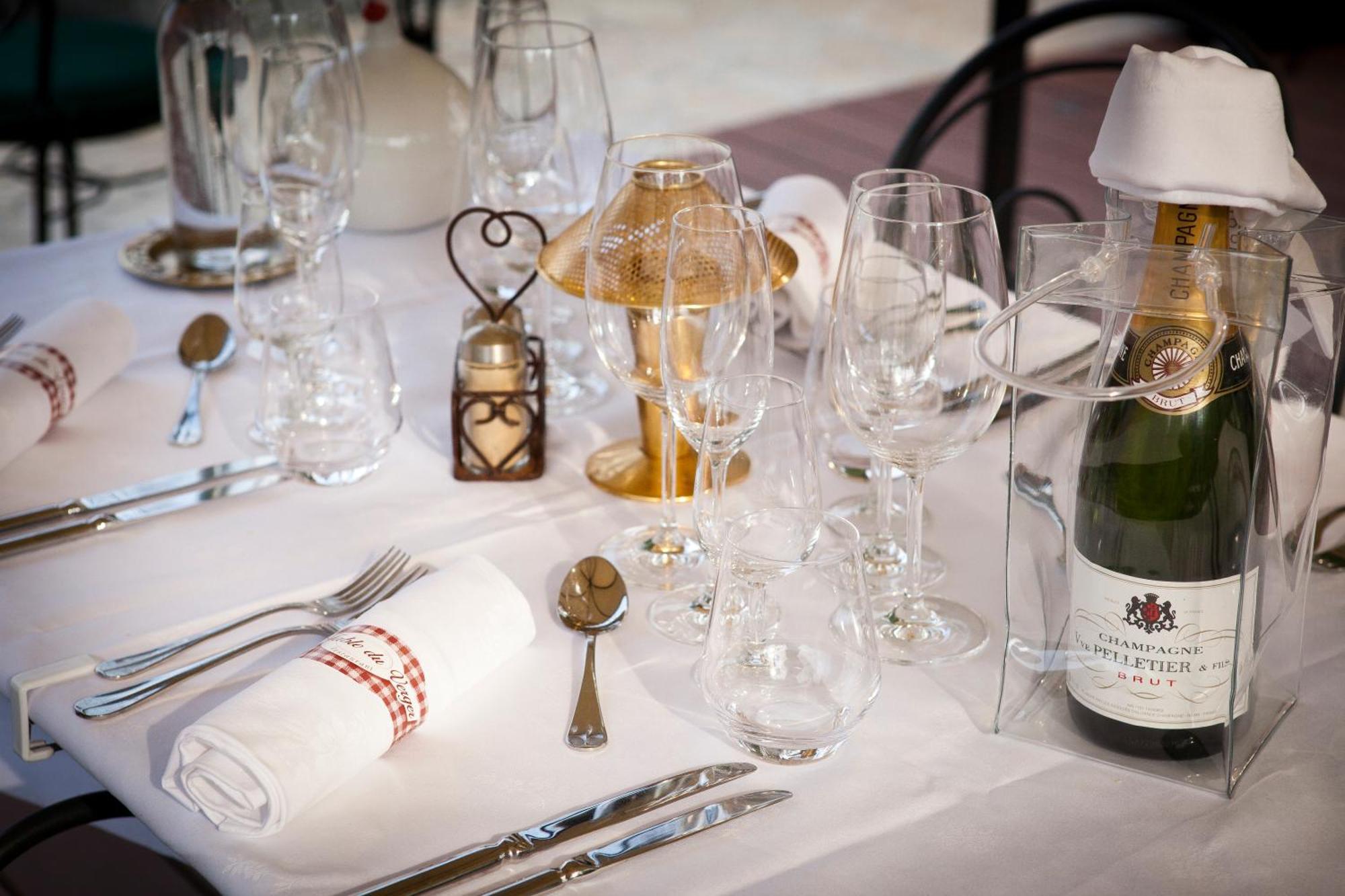 Hotel Restaurant Verger Des Chateaux, Route Des Vins Haut-Koenigsbourg 迪耶方塔勒 外观 照片