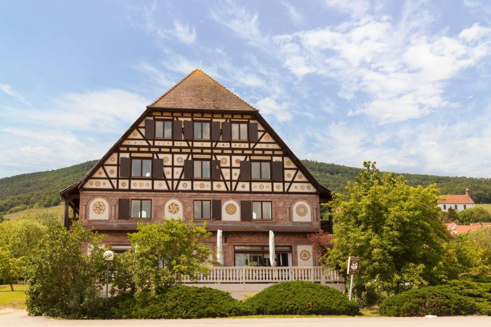Hotel Restaurant Verger Des Chateaux, Route Des Vins Haut-Koenigsbourg 迪耶方塔勒 外观 照片