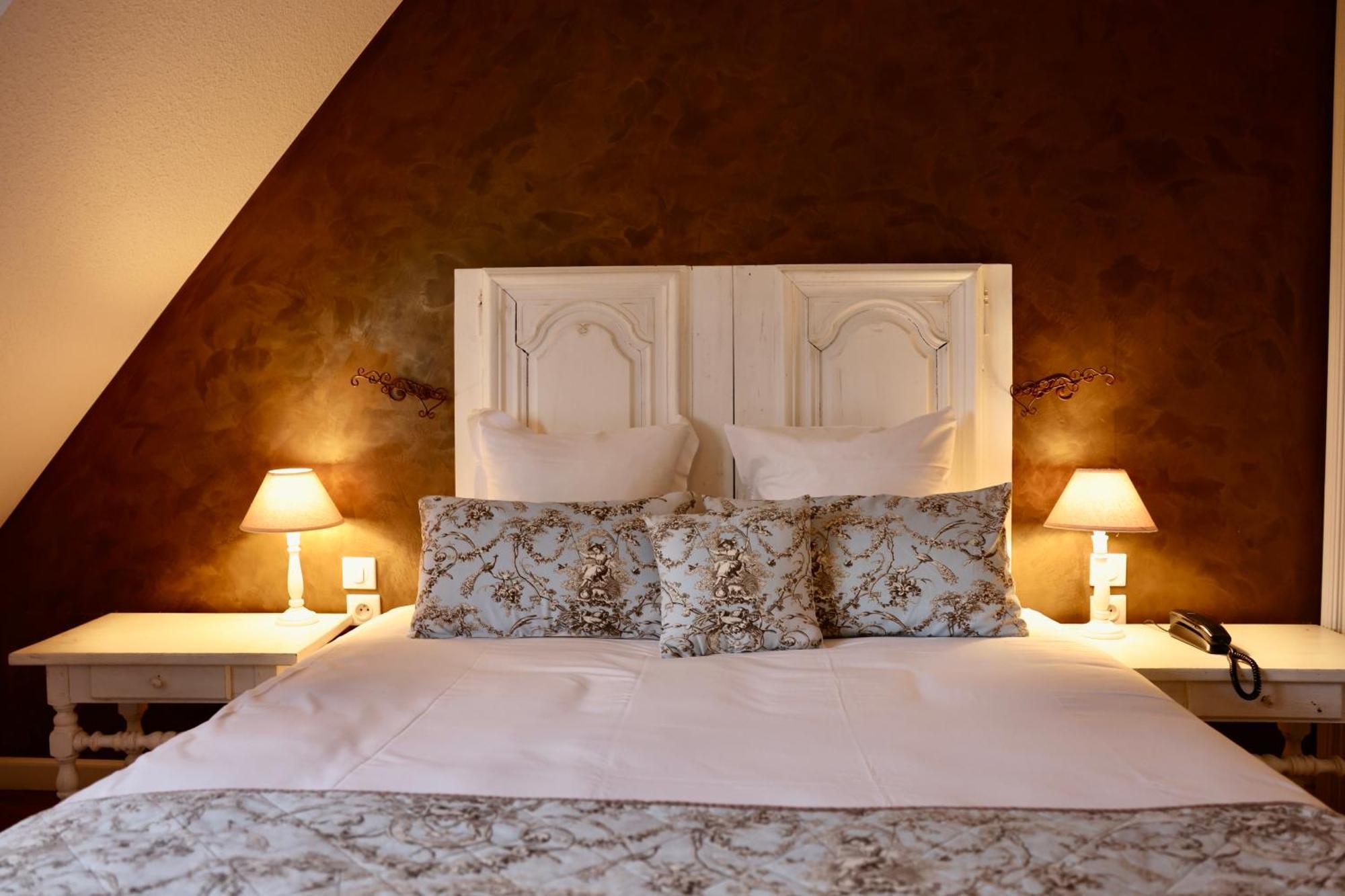 Hotel Restaurant Verger Des Chateaux, Route Des Vins Haut-Koenigsbourg 迪耶方塔勒 外观 照片