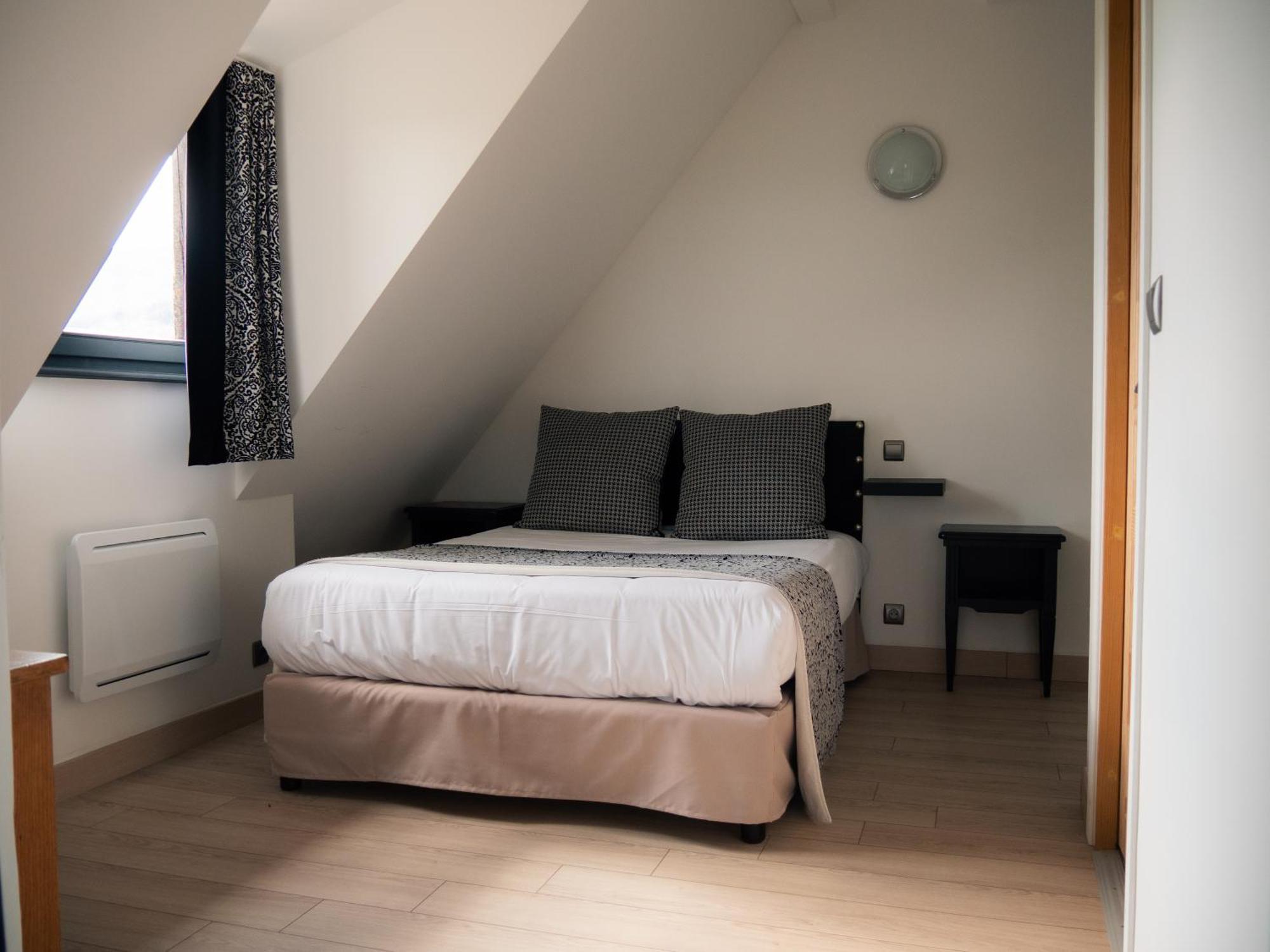 Hotel Restaurant Verger Des Chateaux, Route Des Vins Haut-Koenigsbourg 迪耶方塔勒 外观 照片