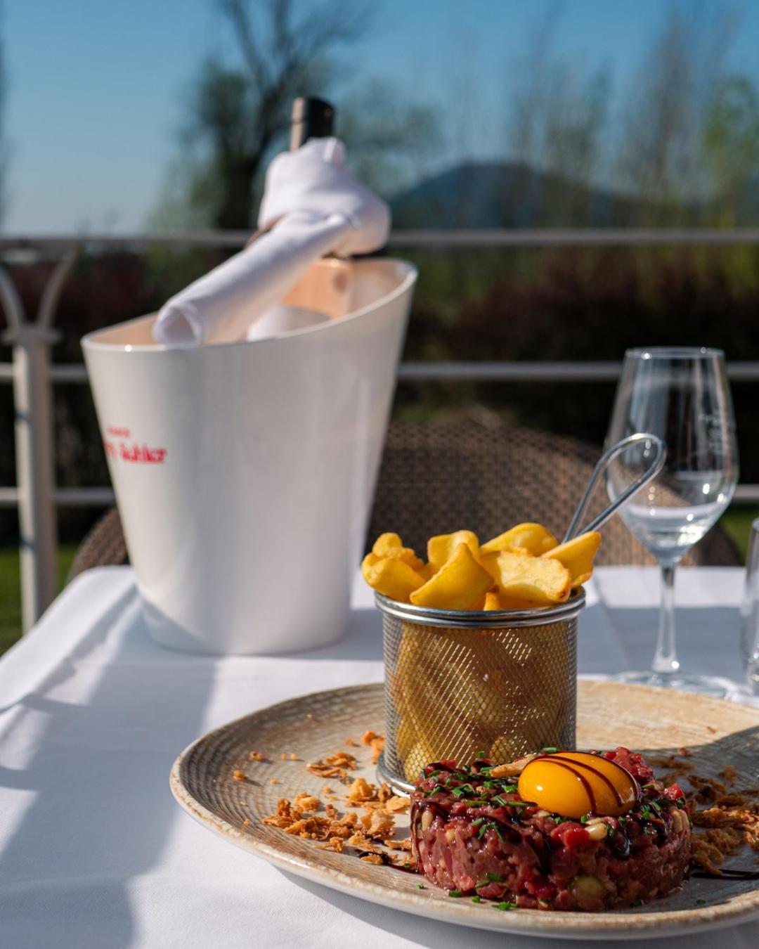Hotel Restaurant Verger Des Chateaux, Route Des Vins Haut-Koenigsbourg 迪耶方塔勒 外观 照片