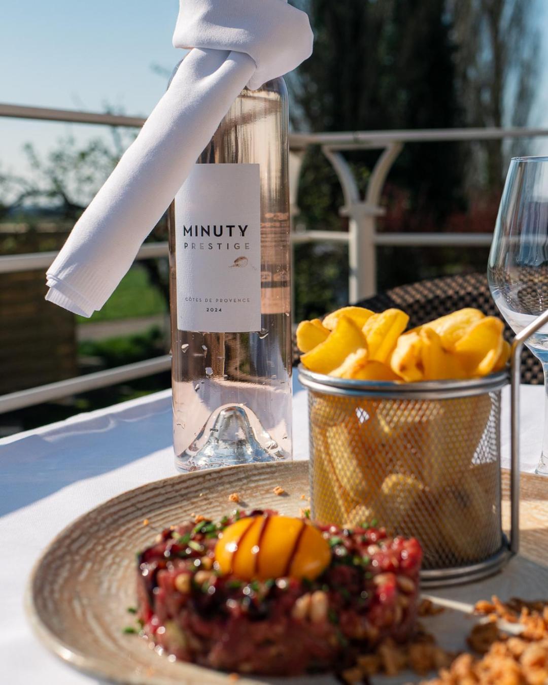 Hotel Restaurant Verger Des Chateaux, Route Des Vins Haut-Koenigsbourg 迪耶方塔勒 外观 照片